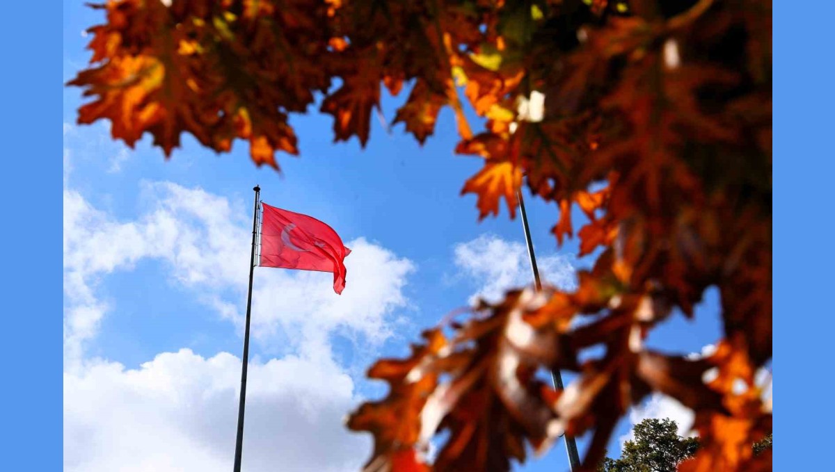 Elazığ'da 4 bin yıllık mahalle sonbaharda görenleri mest ediyor