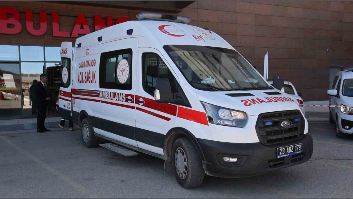 Elazığ'da 4 kişi içtikleri sütlü kahveden zehirlendi