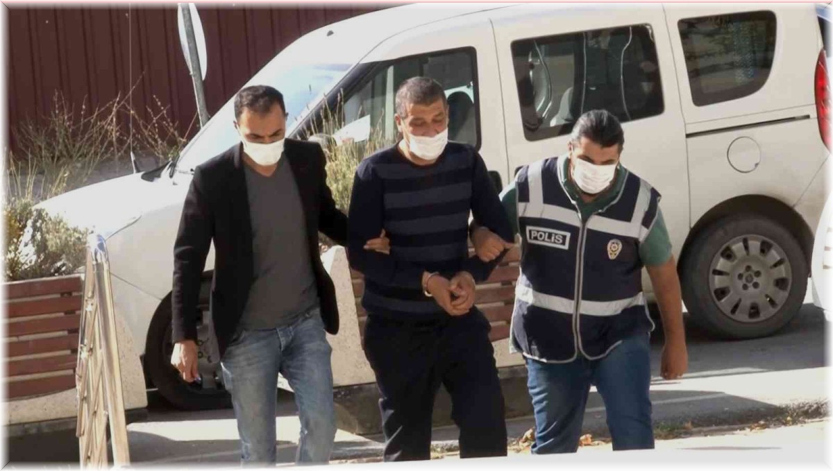 Elazığ'da 4 saatte 3 aracı kundaklayan şüpheli, adliyeye sevk edildi