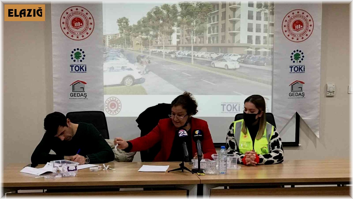 Elazığ'da 46 depremzede daha evine kavuştu