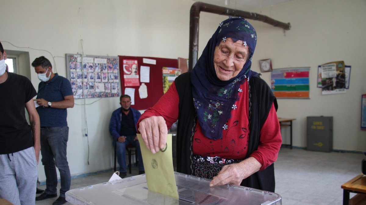 Elazığ'da 8 köy, 1 mahallede seçim heyecanı