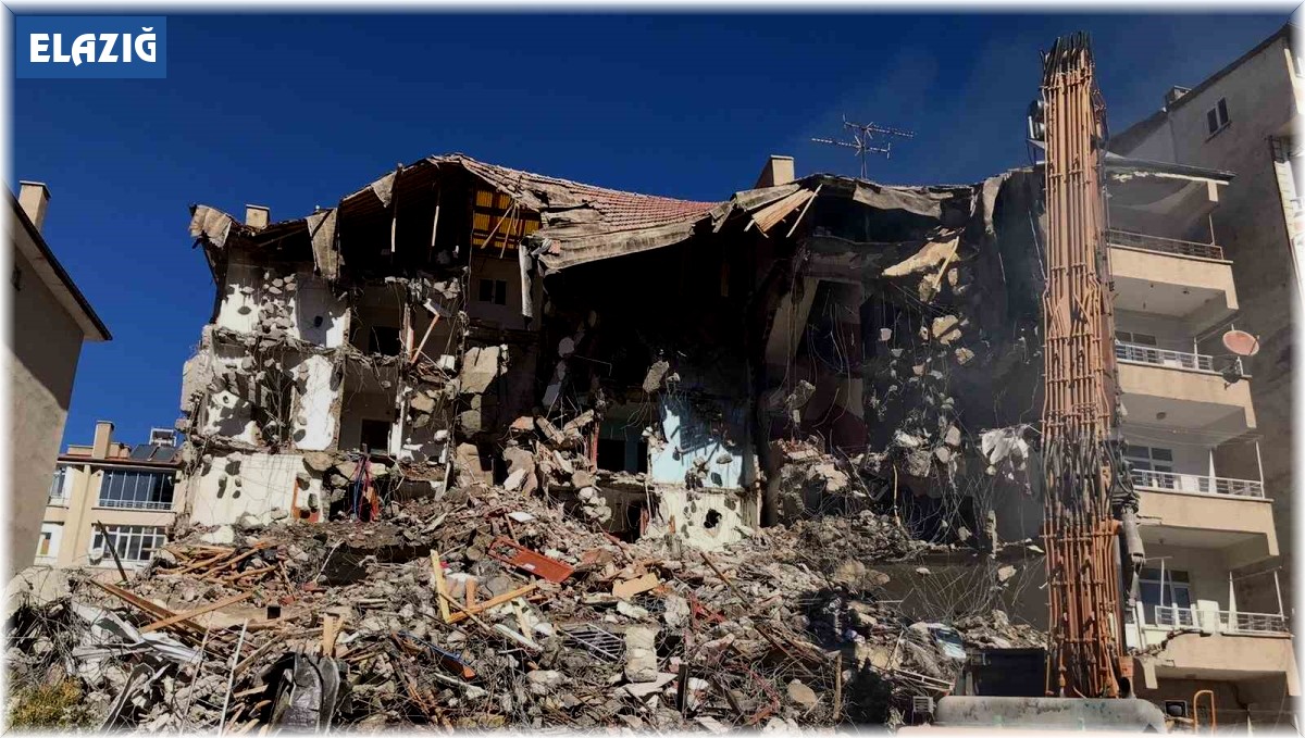 Elazığ'da ağır hasarlı bina sayısı 7 bini geçti