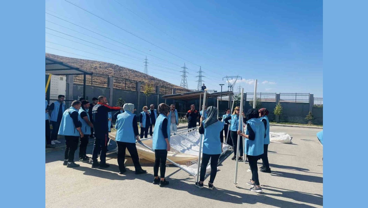 Elazığ'da alevlere böyle müdahale ettiler: Sivil kurtarma ekibine AFAD'dan kritik eğitim