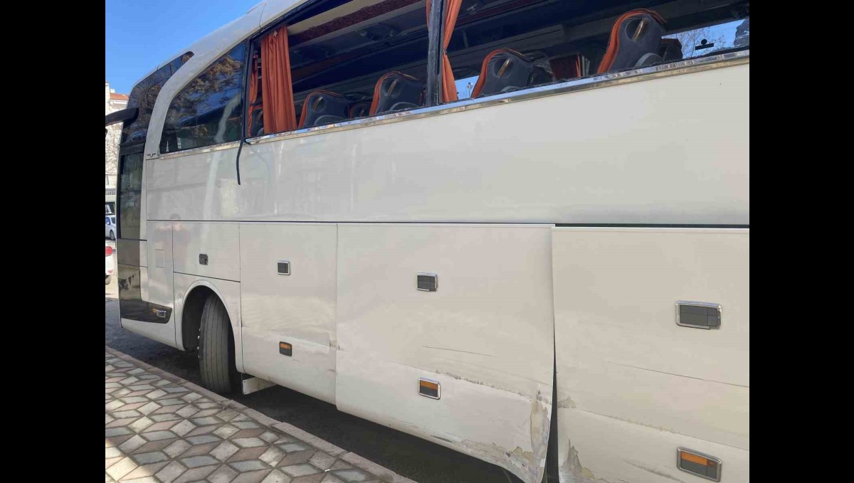 Elazığ'da alkollü şahıs kaçırdığı yolcu otobüsüyle dehşet saçtı