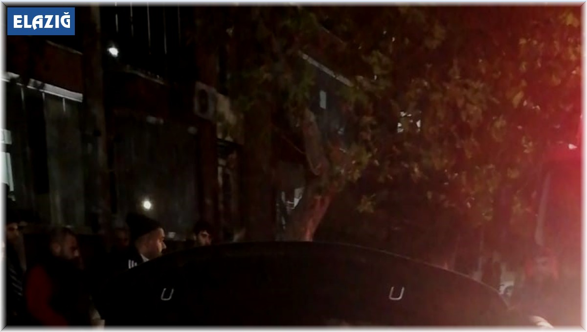 Elazığ'da araç yangını