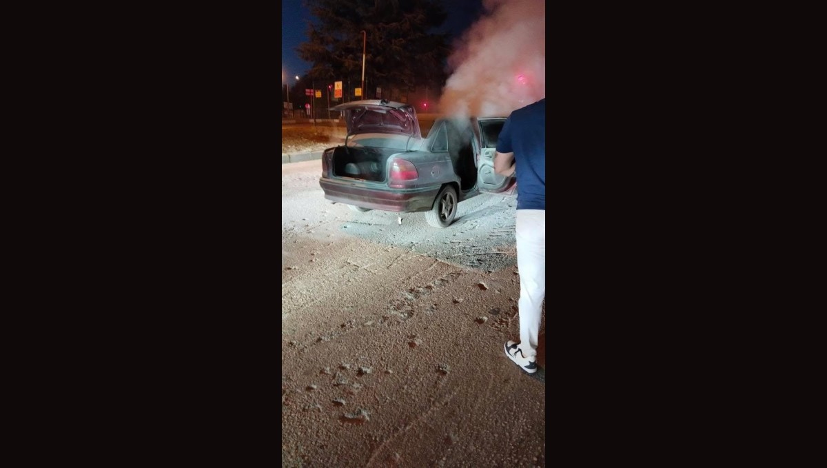 Elazığ'da araç yangını