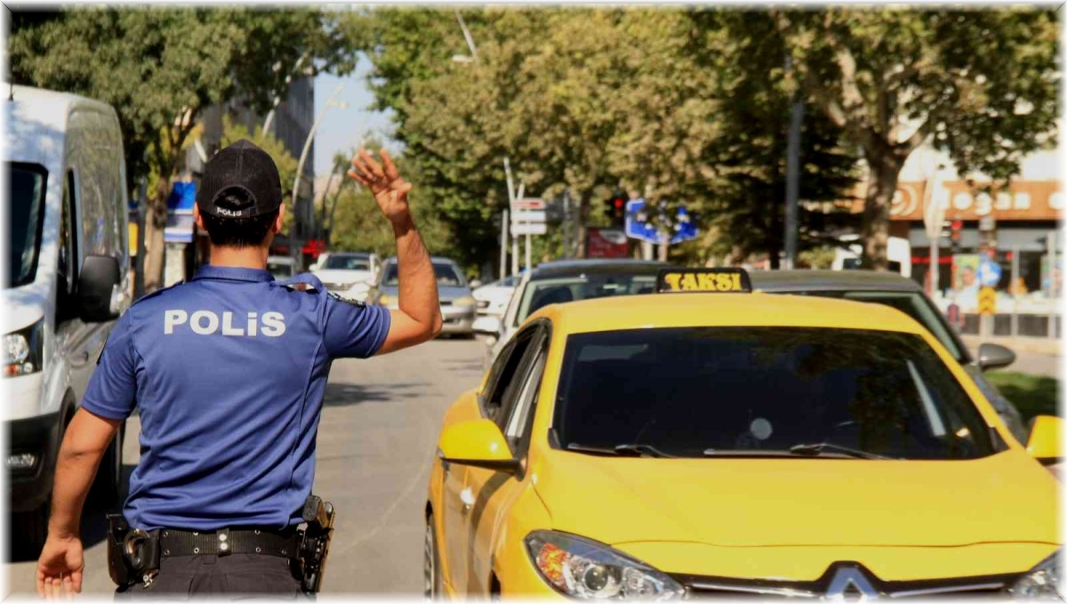 Elazığ'da asayiş uygulamaları sürüyor