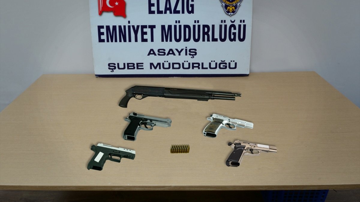 Elazığ'da asayiş uygulamalarında yakalanan 21 zanlı tutuklandı