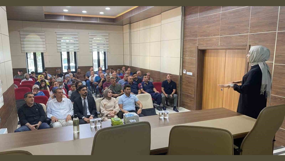 Elazığ'da 'Aşı Karşıtlığı' konulu konferans