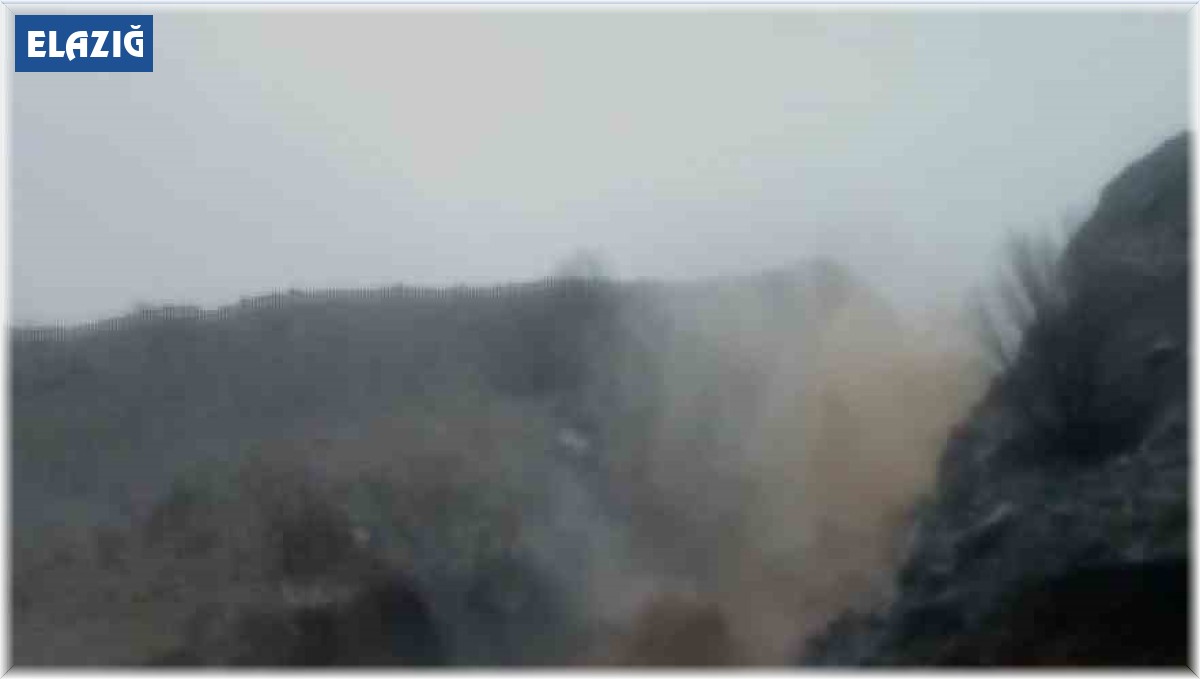 Elazığ'da aşırı yağış sonrası şelale coştu