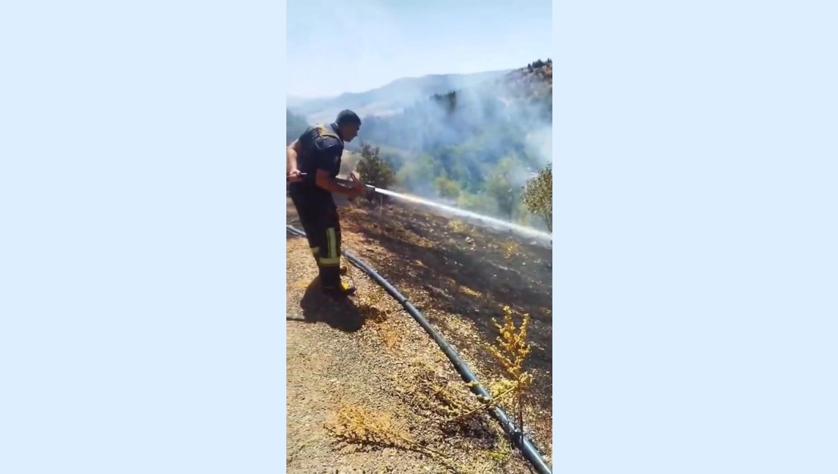 Elazığ'da bahçe yangını söndürüldü