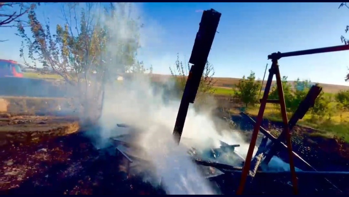 Elazığ'da bahçede çıkan yangın büyümeden söndürüldü