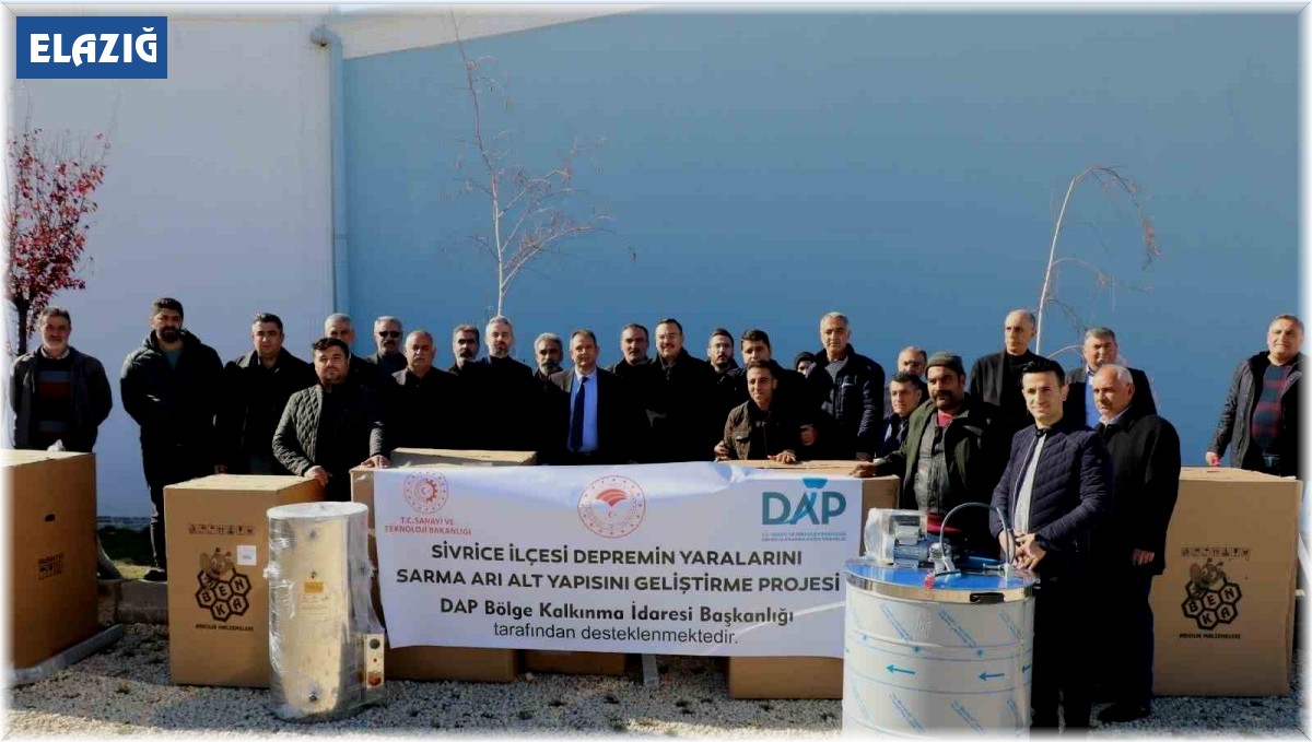 Elazığ'da bal süzme makinesi dağıtım programı düzenlendi