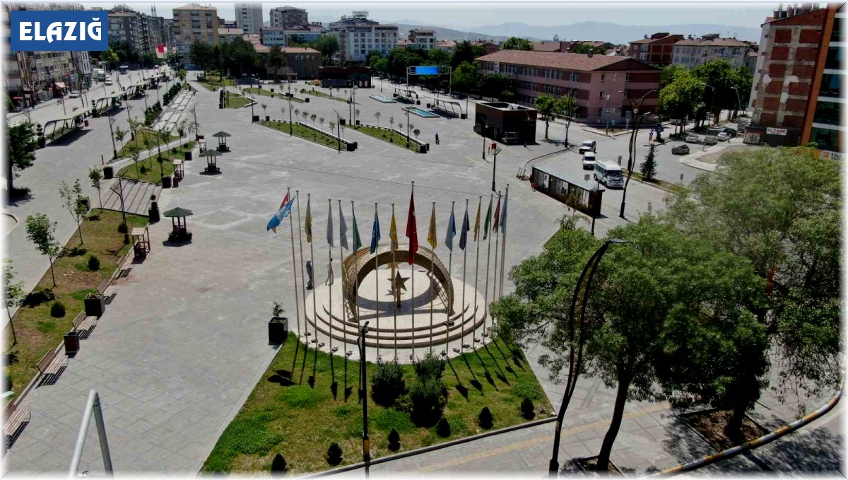 Elazığ'da bayram tatilinin ilk gününde yollar ve caddeler boş kaldı