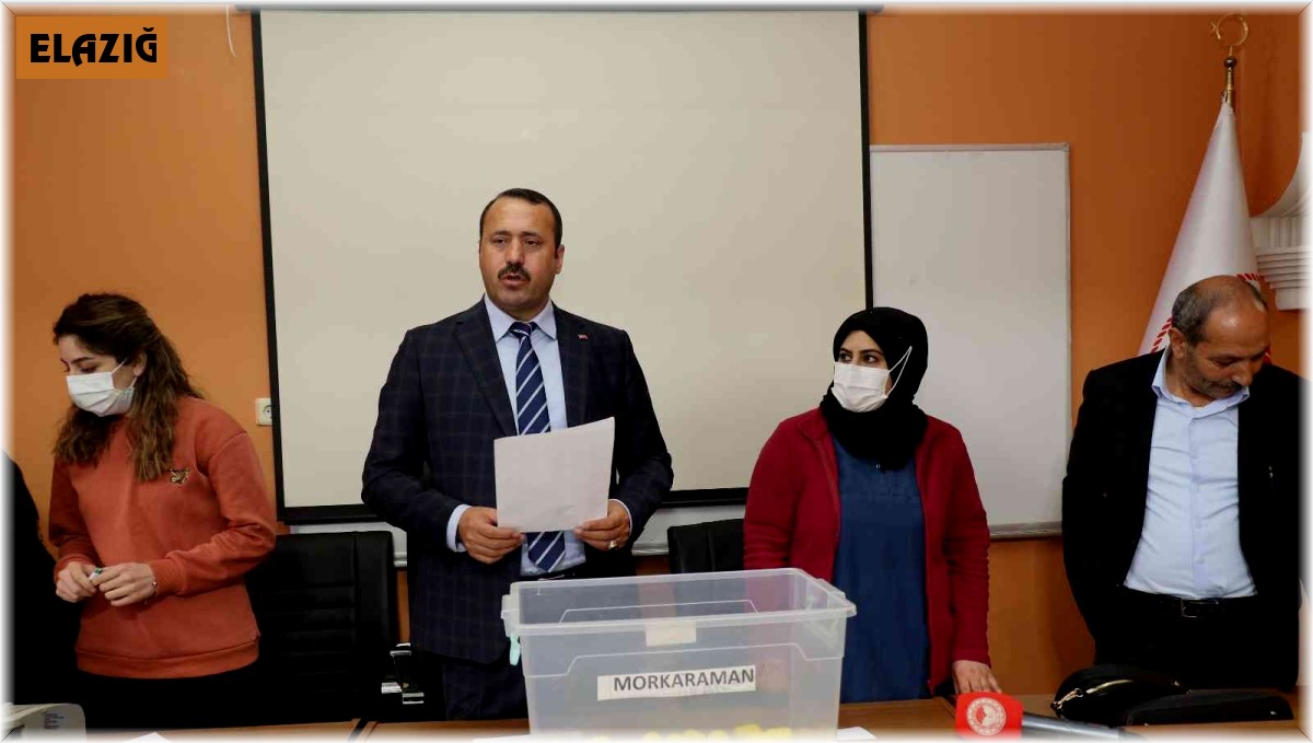 Elazığ'da besicilere koç dağıtımı yapıldı