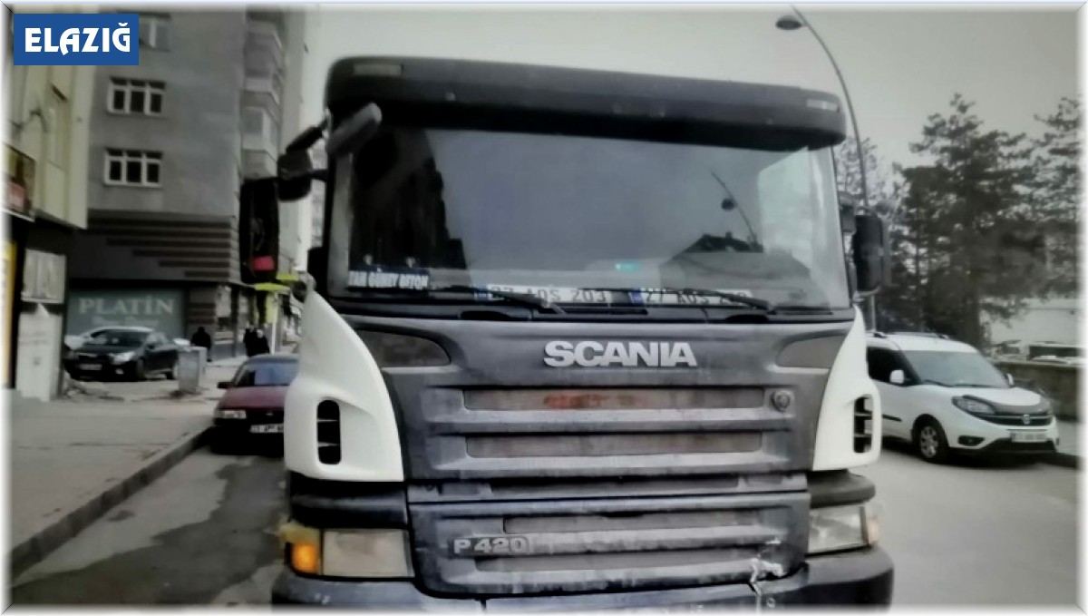 Elazığ'da beton mikserinin çarptığı yaya yaralandı