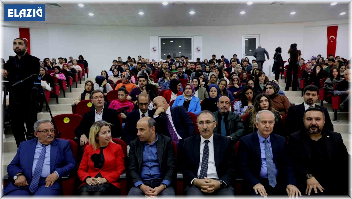 Elazığ'da 'Bilişim Çağında Dezenformasyon' konferansı gerçekleşti