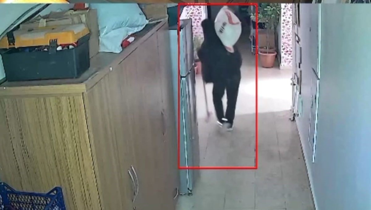 Elazığ'da bir hırsız engelli vatandaşın un çuvalını çaldı