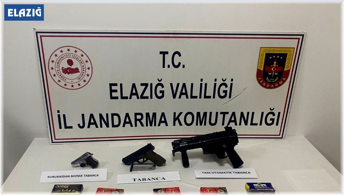 Elazığ'da bir işletmede yapılan aramda ruhsatsız tabanca ele geçirildi