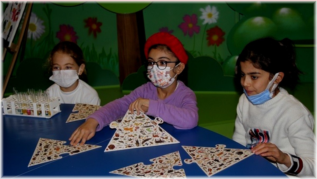 Elazığ'da bir köyde bilim ve hobi evi oluşturuldu, içerisi bilimsel materyaller ile donatıldı