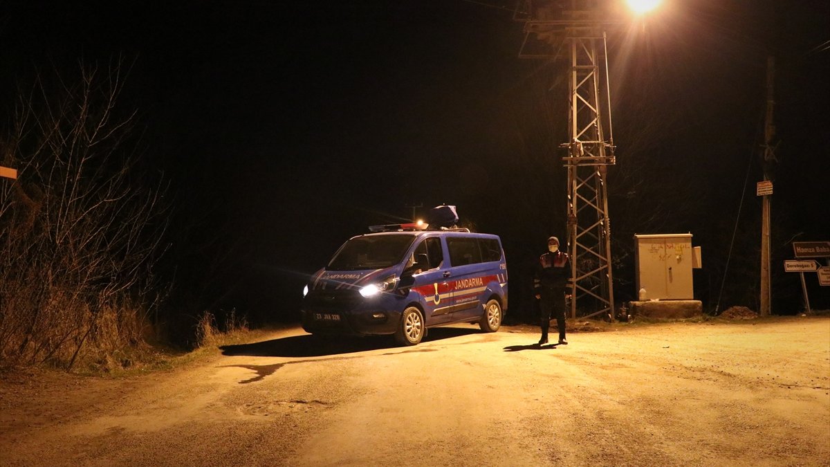Elazığ'da bir mahalle Kovid-19 nedeniyle karantinaya alındı
