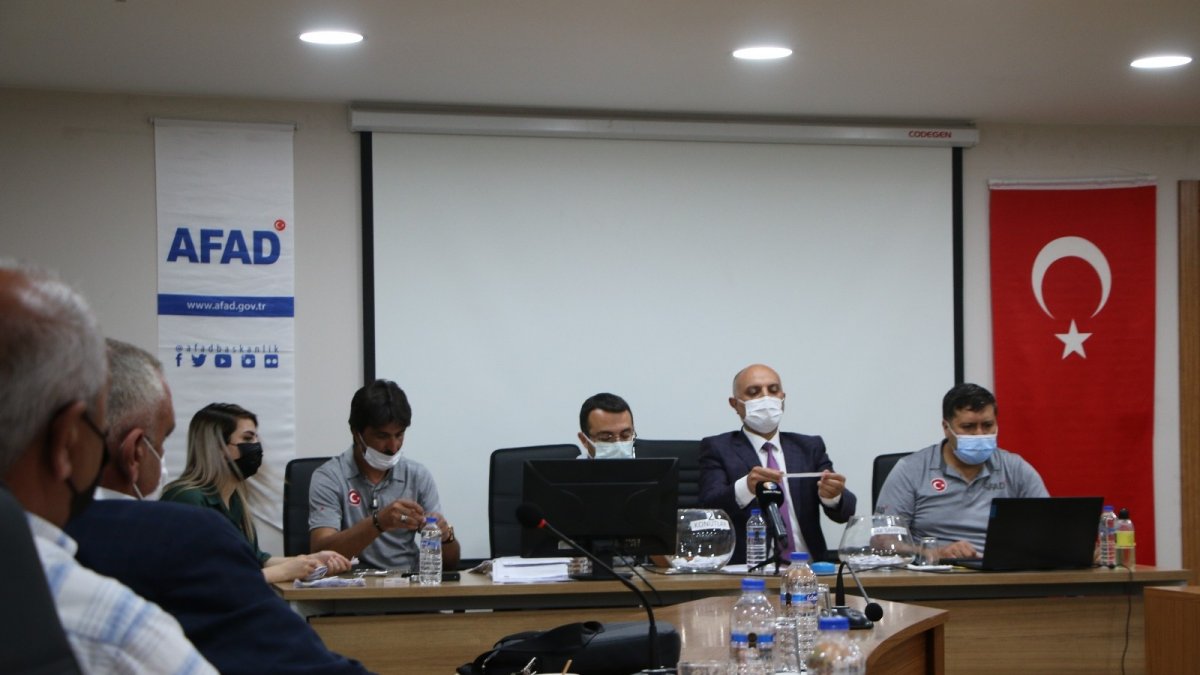 Elazığ'da biten konutlar teslim edilmeye devam ediyor, 376 depremzede daha evlerine kavuştu