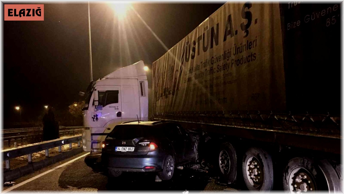 Elazığ'da buzlanma kazaları da beraberinde getirdi: 9 yaralı