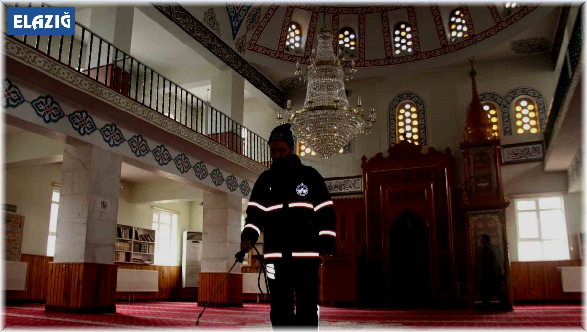 Elazığ'da camiler 'Gül' kokuyor