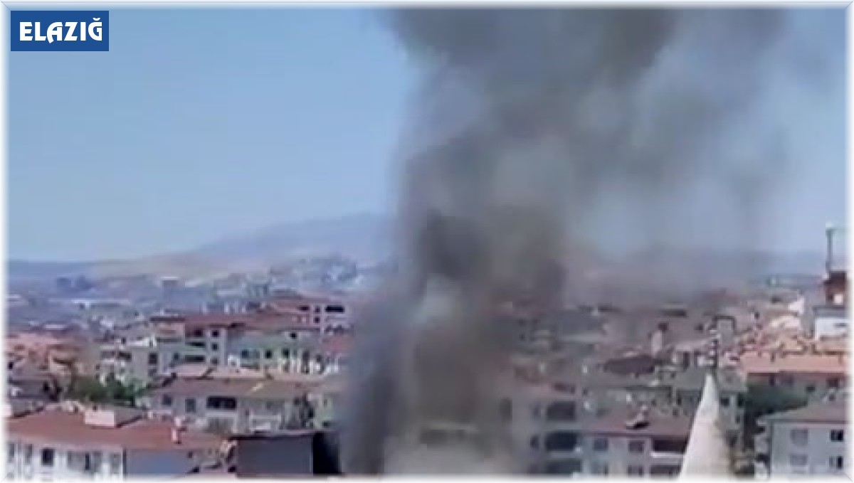 Elazığ'da çatı alev alev yandı