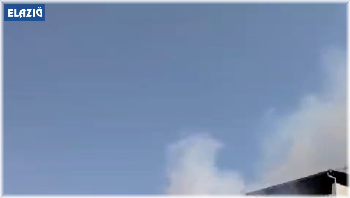Elazığ'da çatı yangını