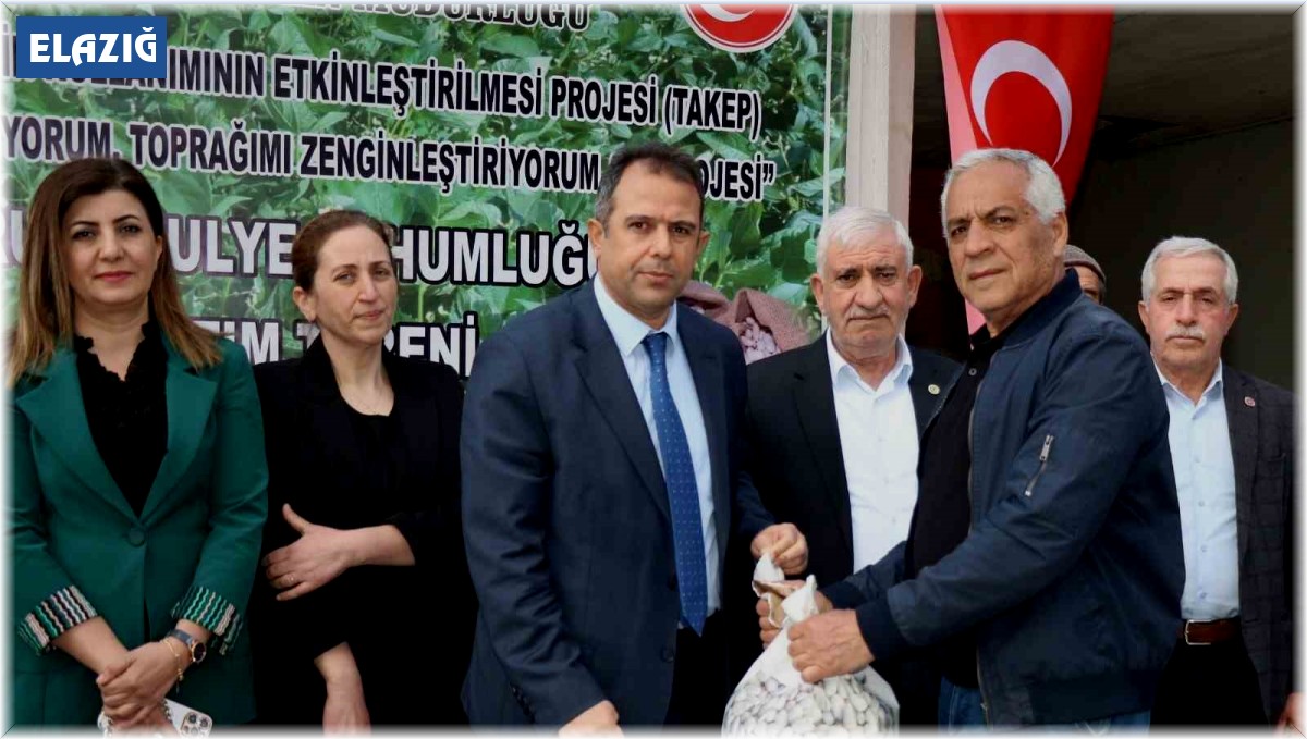 Elazığ'da çiftçilere yüzde 75 hibeli fasulye tohumu dağıtıldı