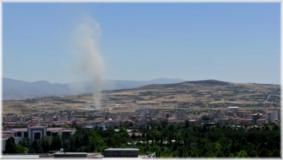 Elazığ'da çıkan hortum korkuttu