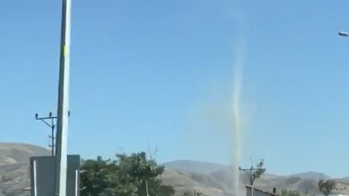 Elazığ'da çıkan hortum vatandaşları korkuttu