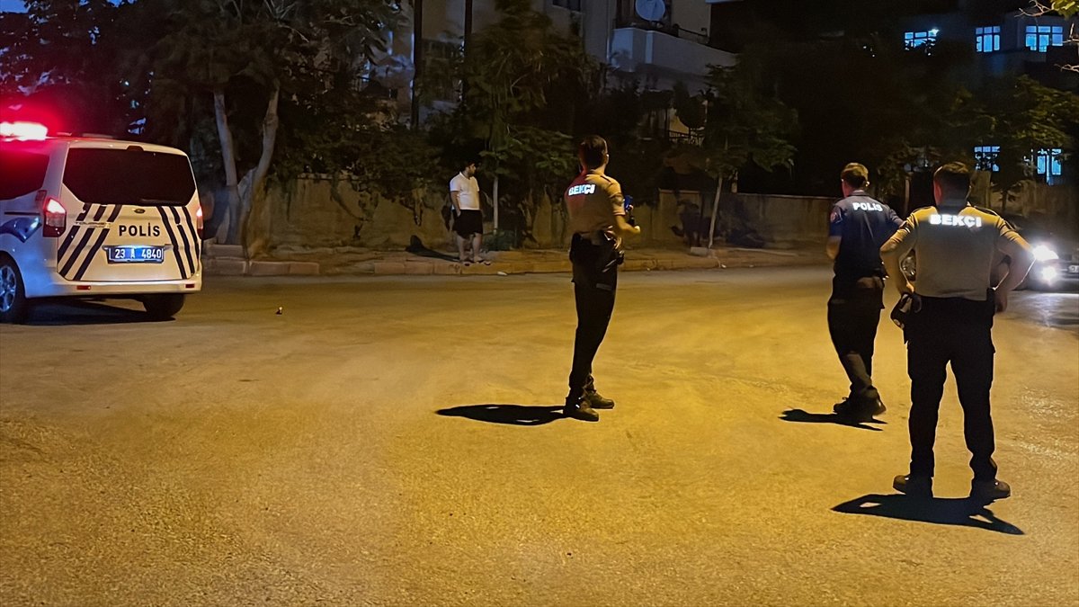 Elazığ'da çıkan silahlı ve bıçaklı kavgada 2 kişi yaralandı