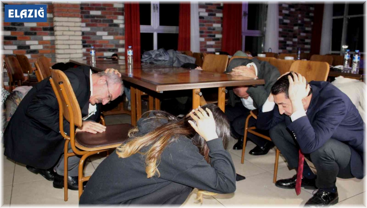 Elazığ'da 'Çök, kapan, tutun' tatbikatı yapıldı