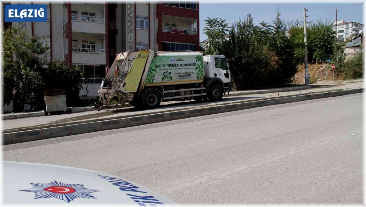 Elazığ'da çöp toplama aracının çarptığı kadın hayatını kaybetti