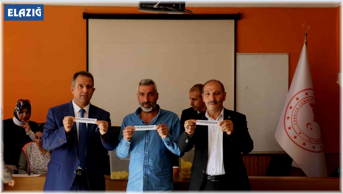 Elazığ'da damızlık koç alımı için kura çekildi