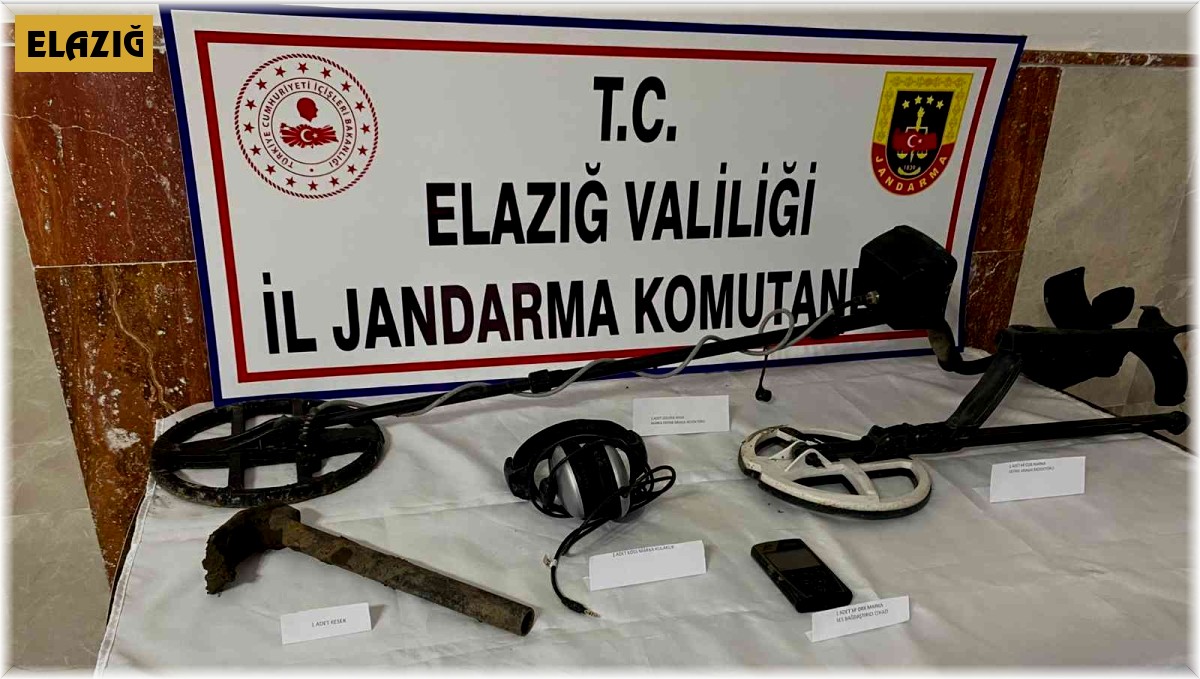 Elazığ'da define arayan bir şahıs, jandarma tarafından suçüstü yakalandı