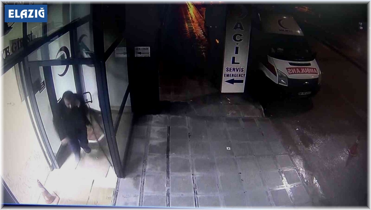 Elazığ'da deprem anı güvenlik kameralarına yansıdı