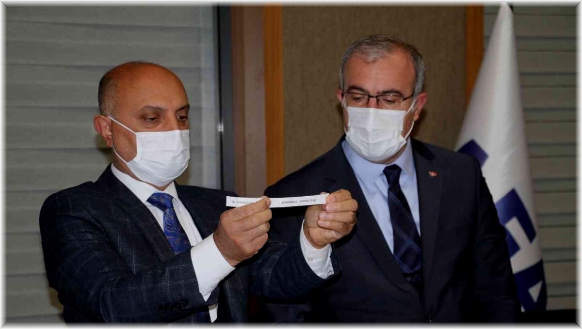 Elazığ'da deprem konutları hak sahiplerine teslim edilmeye devam ediyor