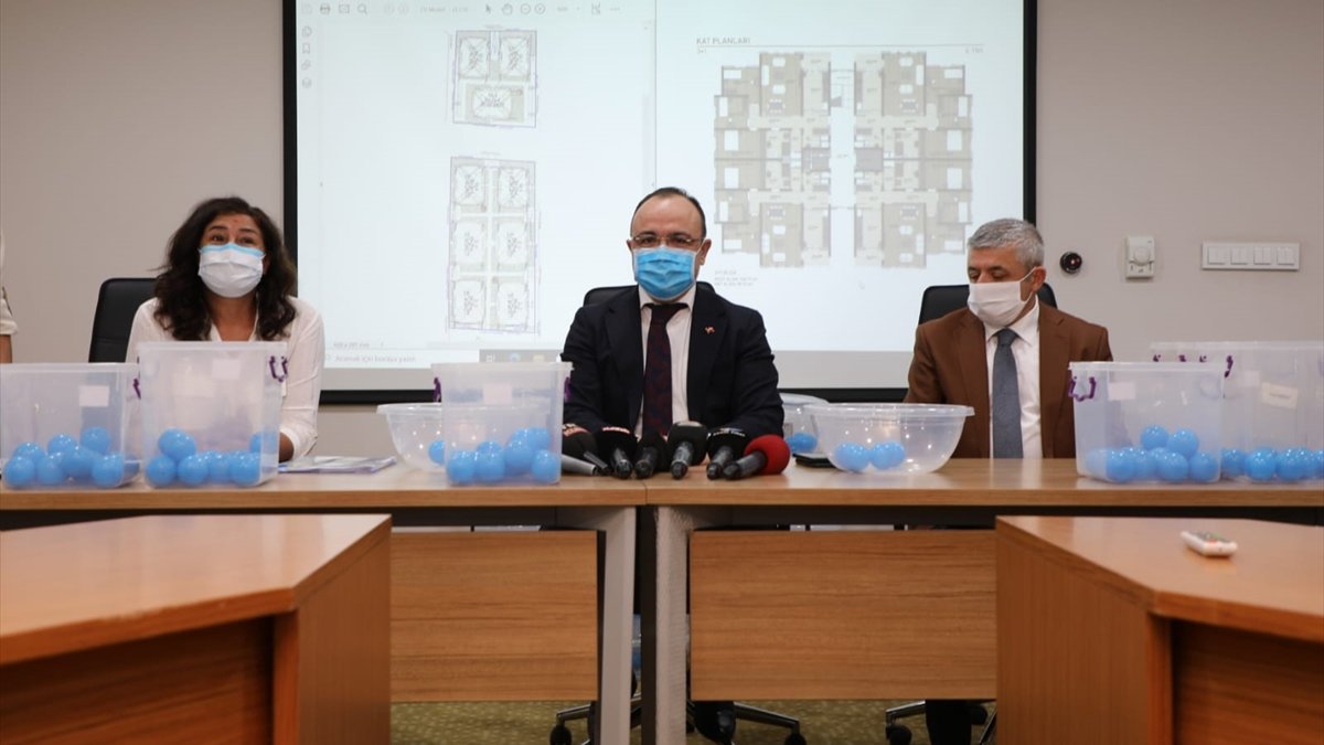 Elazığ'da deprem konutları için kura çekildi