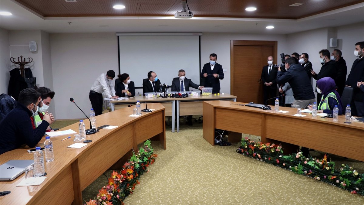 Elazığ'da depremzedeler modern konutlarına kavuşuyor