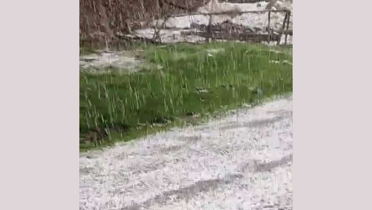 Elazığ'da dolu yağışı etkili oldu