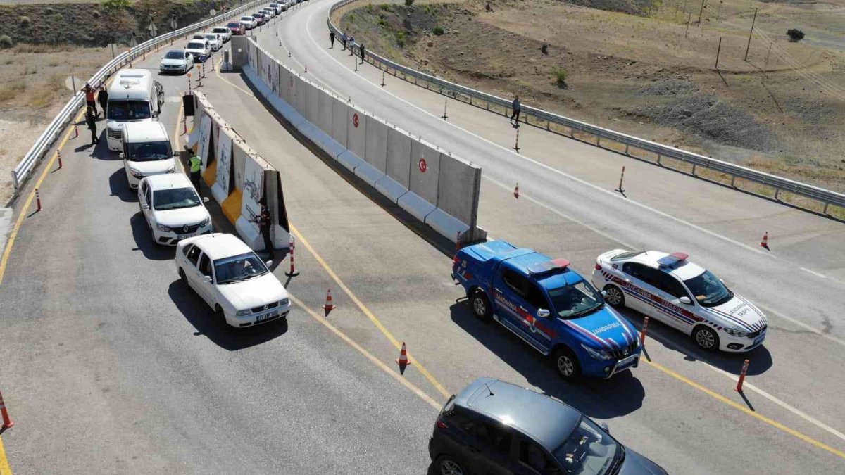 Elazığ'da dron destekli trafik denetimi