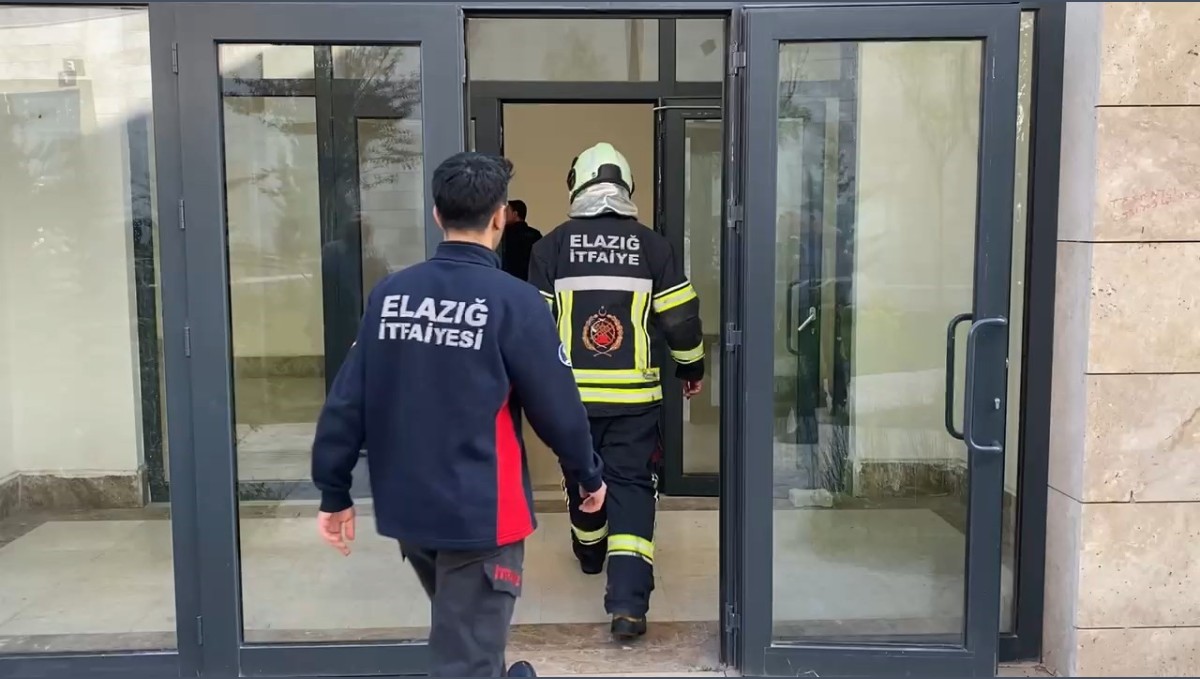 Elazığ'da düdüklü tencere yangını, ekipleri harekete geçirdi