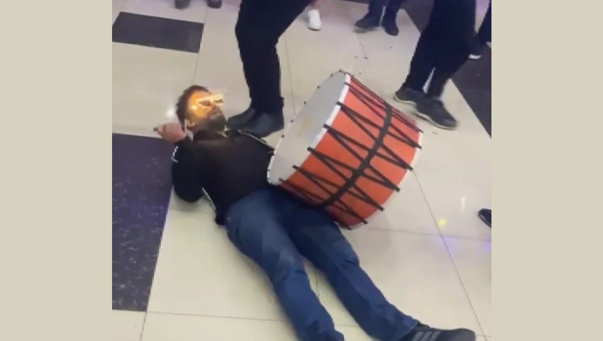 Elazığ'da düğünde davulcu performansı