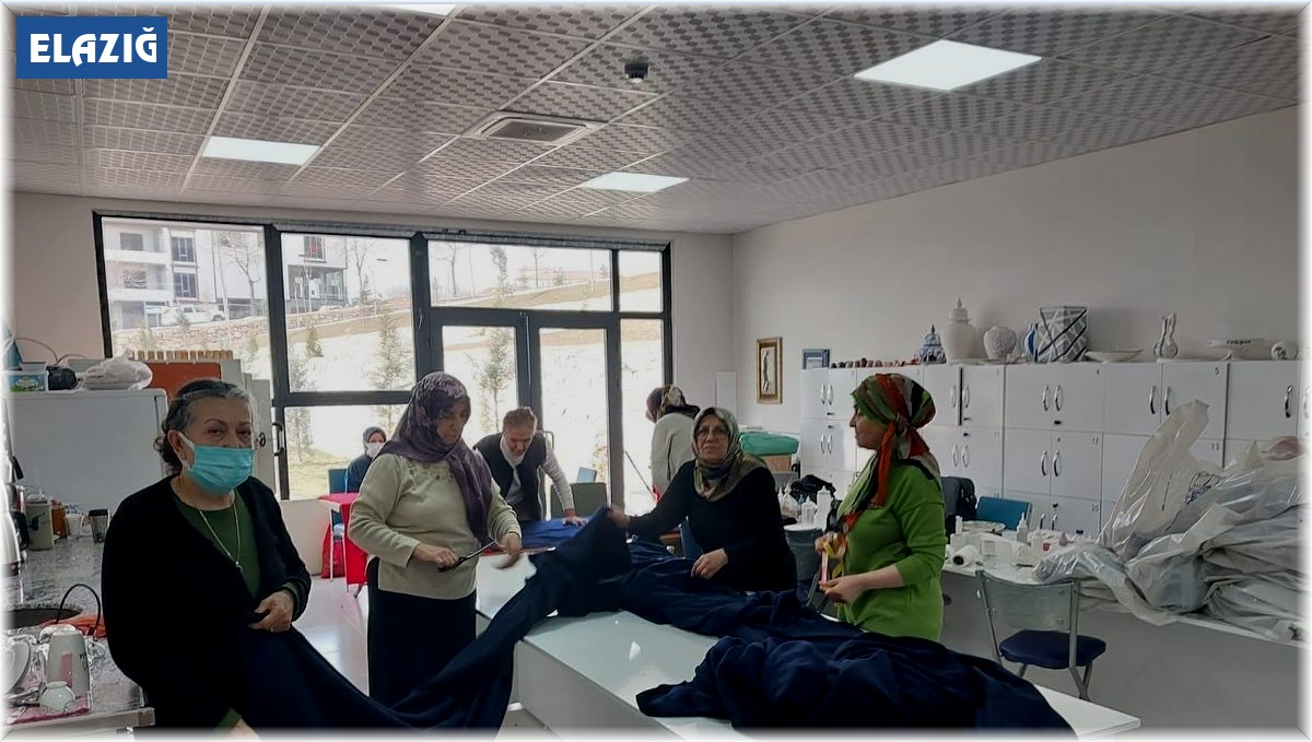 Elazığ'da eğitmen ve öğrencilerden depremzedelere anlamlı destek