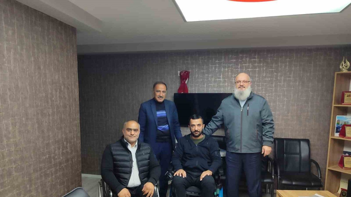 Elazığ'da engelli birey, akülü sandalyesine kavuştu