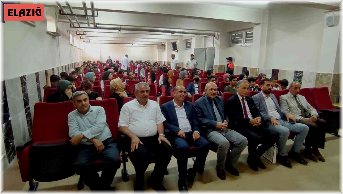 Elazığ'da erteleme, üşenme, vazgeçme konulu konferans verildi