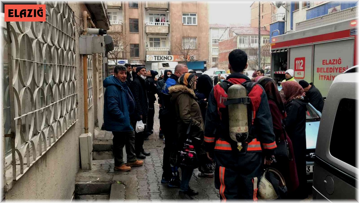 Elazığ'da ev yangını korkuttu